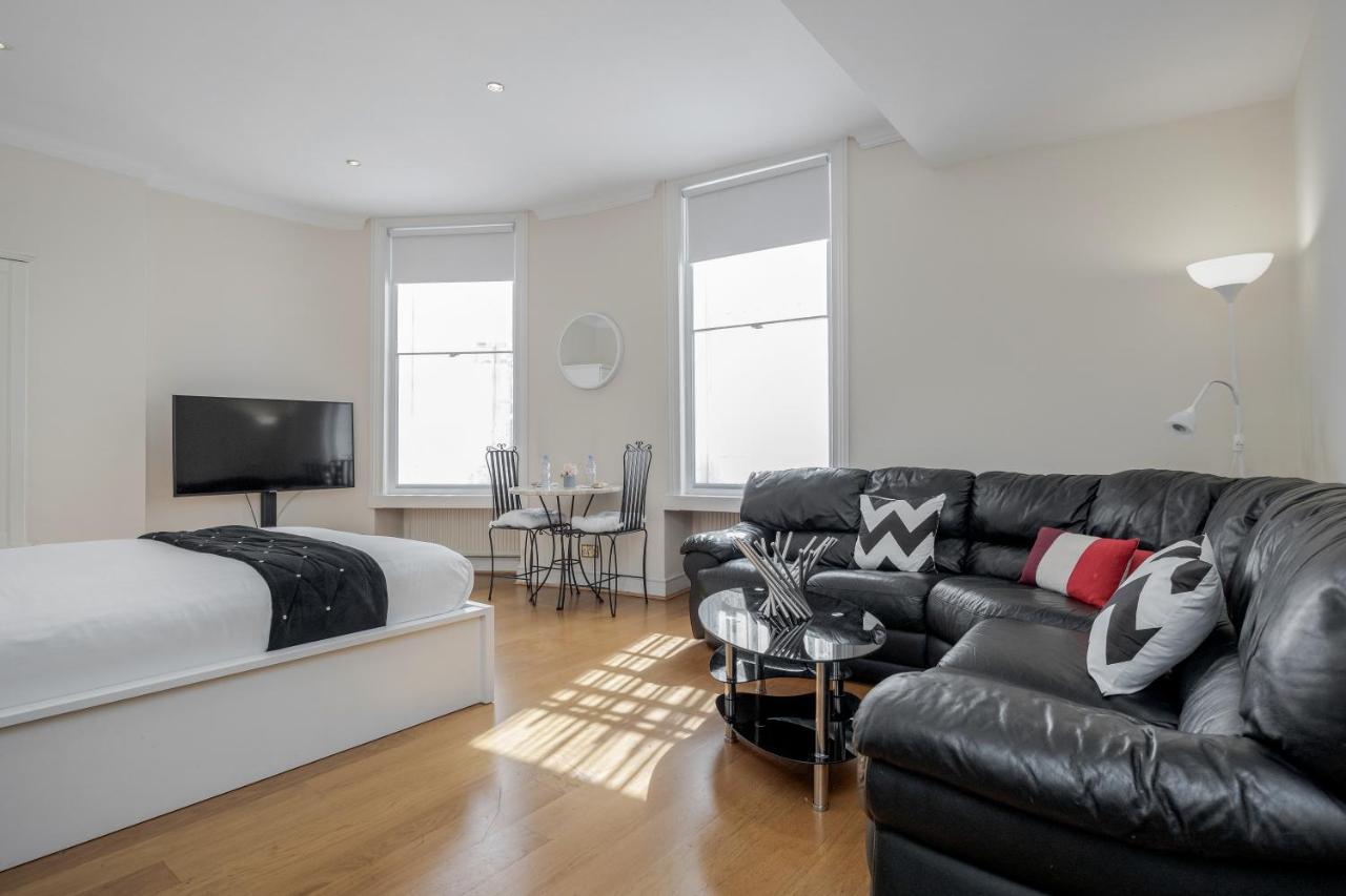 Oxford Street Homestay Londra Exterior foto