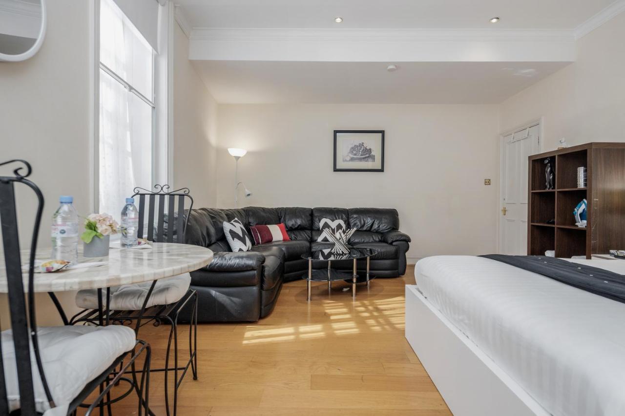 Oxford Street Homestay Londra Exterior foto