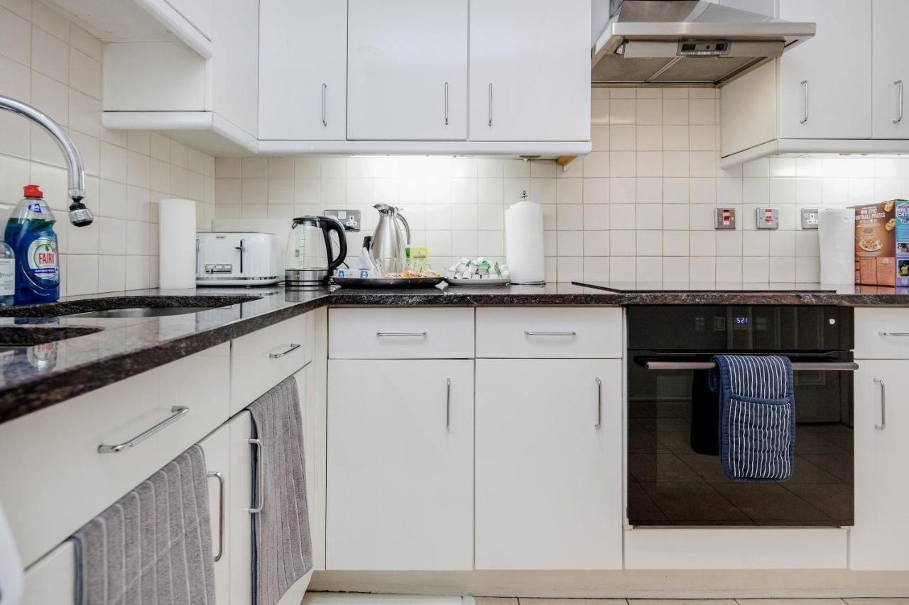Oxford Street Homestay Londra Exterior foto