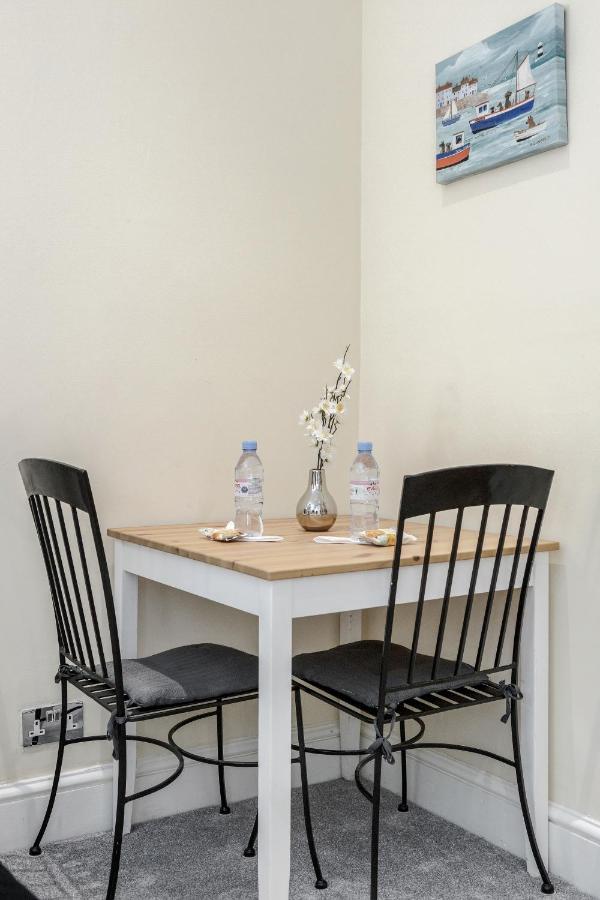 Oxford Street Homestay Londra Exterior foto