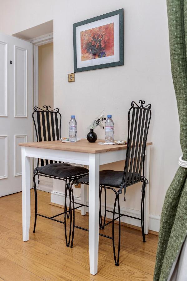 Oxford Street Homestay Londra Exterior foto