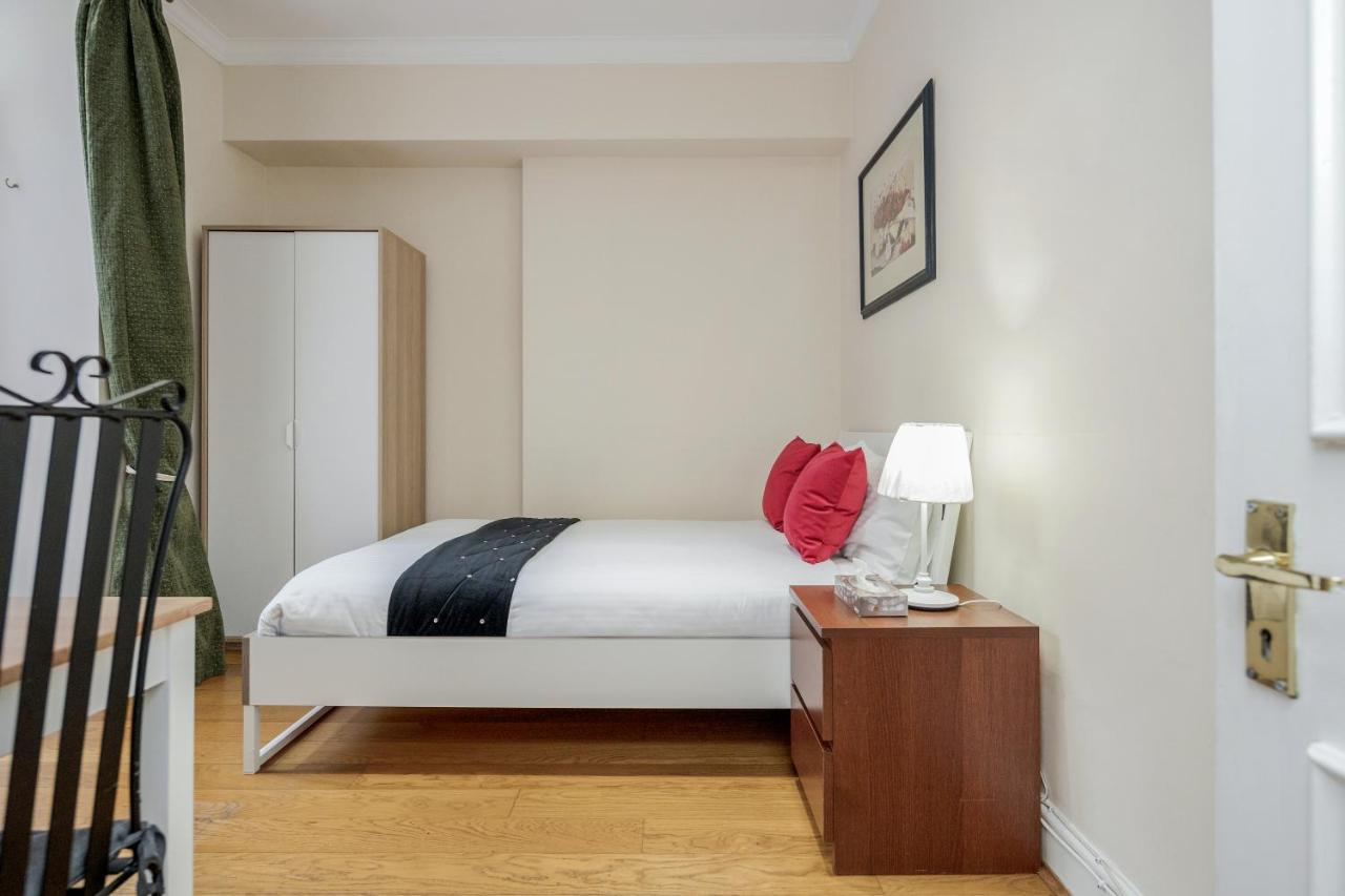 Oxford Street Homestay Londra Exterior foto