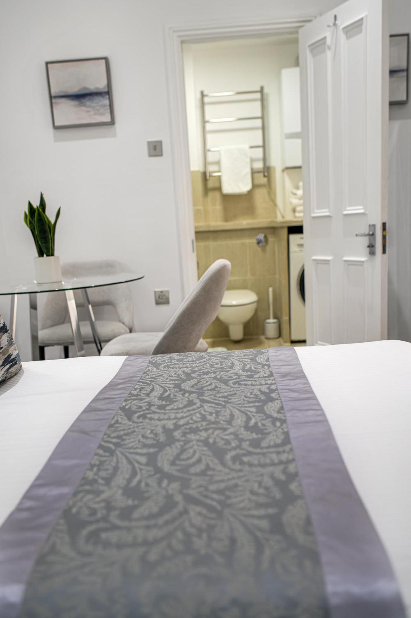 Oxford Street Homestay Londra Exterior foto